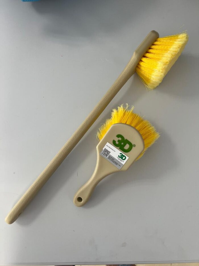 Cepillo Para Pasarruedas Amarillo Mango Largo Suave